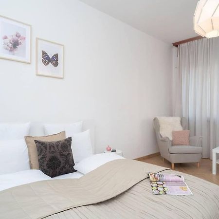 Convenient Apartment In The Heart Of Downtown Budapeste Exterior foto