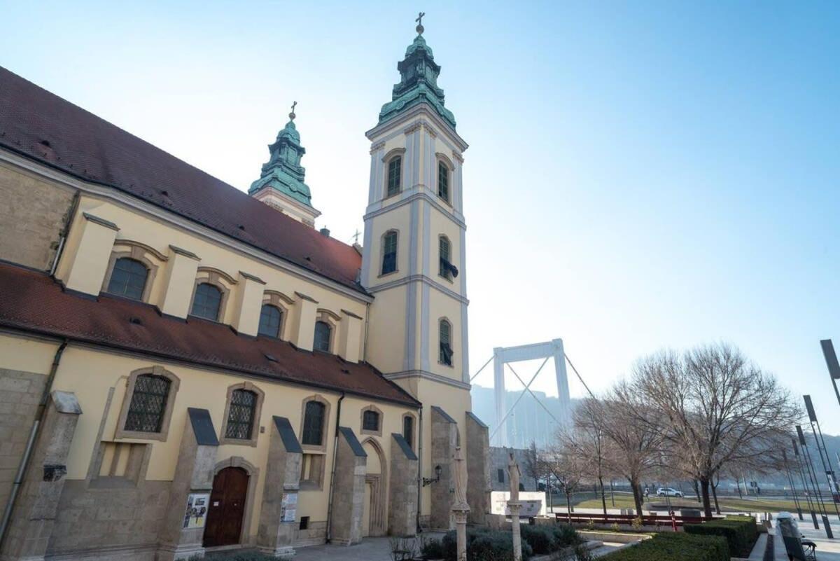 Convenient Apartment In The Heart Of Downtown Budapeste Exterior foto