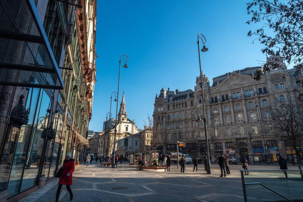 Convenient Apartment In The Heart Of Downtown Budapeste Exterior foto