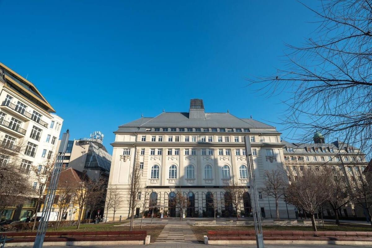 Convenient Apartment In The Heart Of Downtown Budapeste Exterior foto