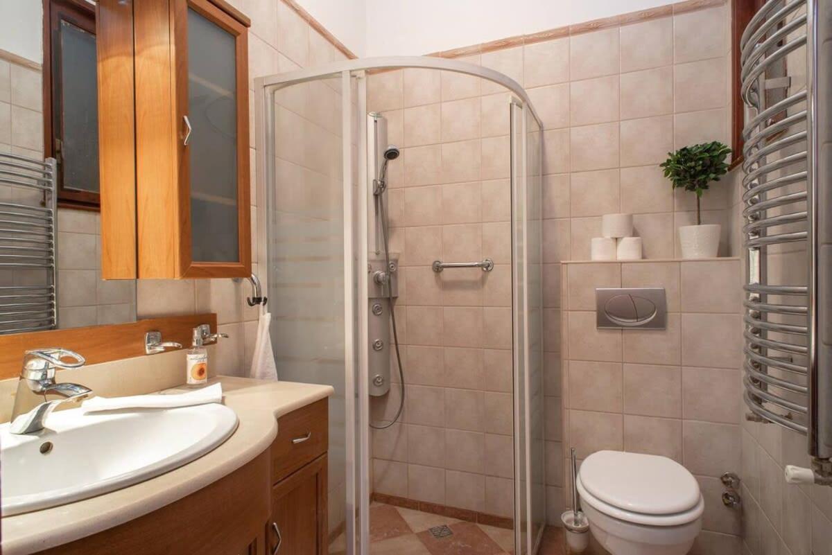 Convenient Apartment In The Heart Of Downtown Budapeste Exterior foto
