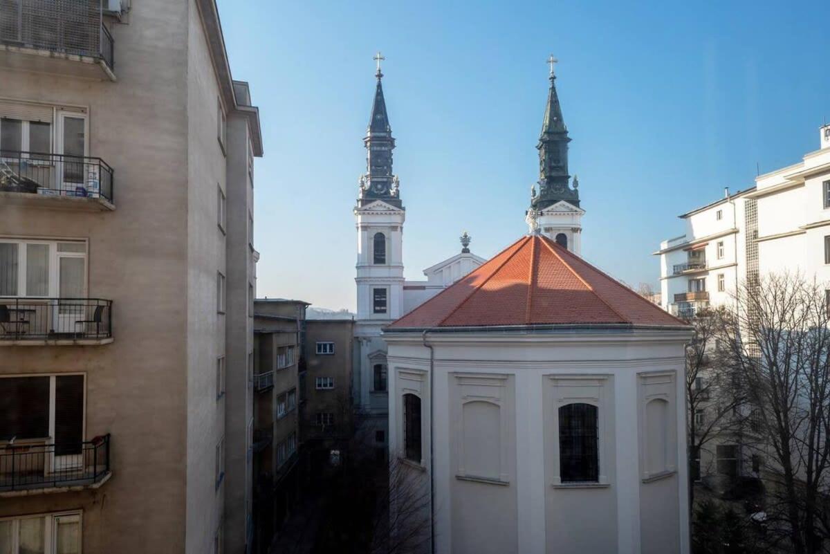 Convenient Apartment In The Heart Of Downtown Budapeste Exterior foto
